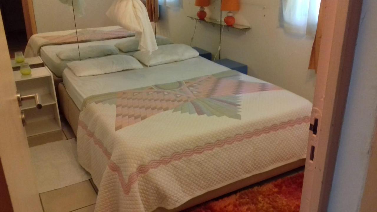 Appartement T2 Meuble Tout Confort Ле Госие Екстериор снимка